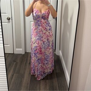 EXPRESS Floral Maxi Dress in Pink and Purple size XS but can’t fit S/M